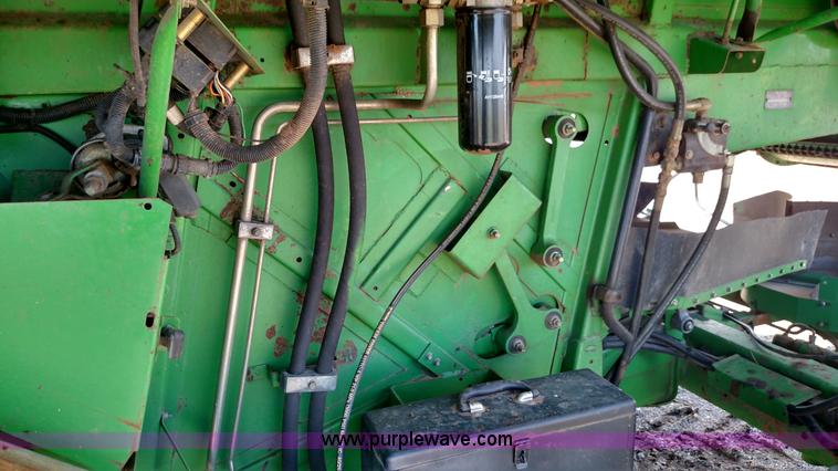 image for item F7809 1996 John Deere 9600 RWA combine