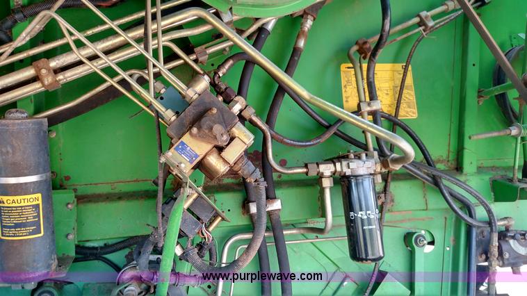 image for item F7809 1996 John Deere 9600 RWA combine