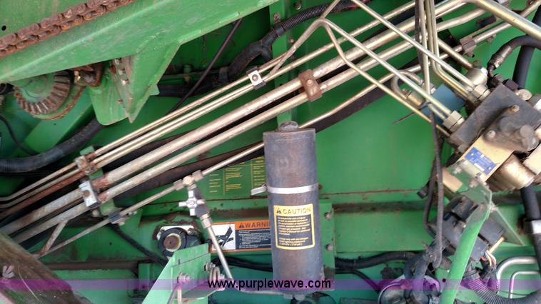 image for item F7809 1996 John Deere 9600 RWA combine