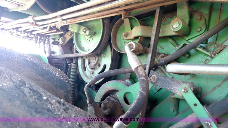 image for item F7809 1996 John Deere 9600 RWA combine