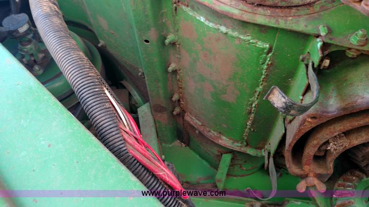 image for item F7809 1996 John Deere 9600 RWA combine