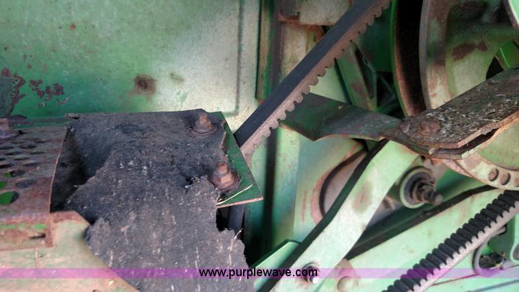 image for item F7809 1996 John Deere 9600 RWA combine