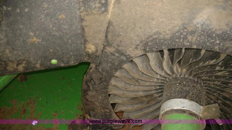 image for item F7809 1996 John Deere 9600 RWA combine