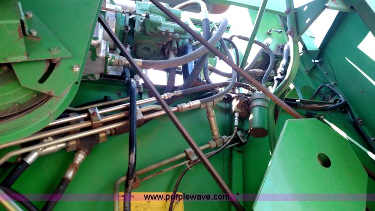 image for item F7809 1996 John Deere 9600 RWA combine