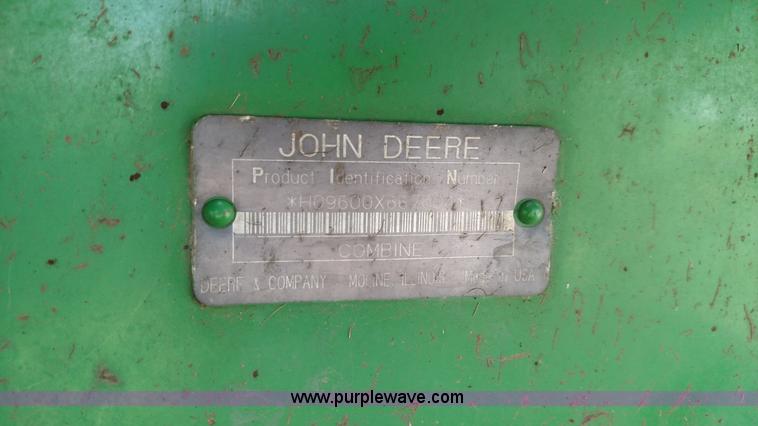 image for item F7809 1996 John Deere 9600 RWA combine