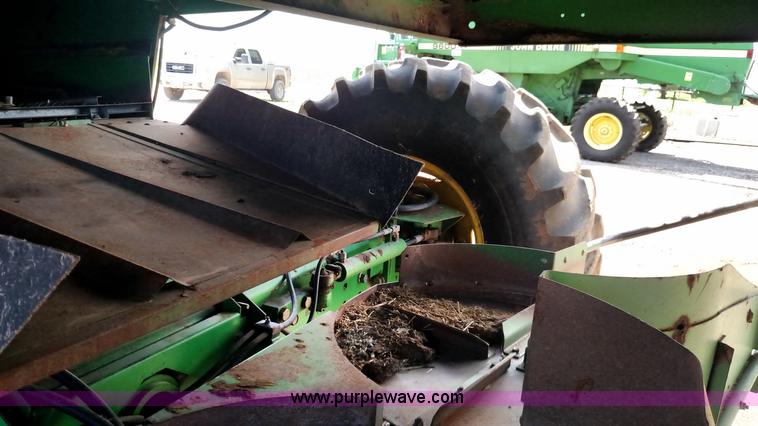 image for item F7809 1996 John Deere 9600 RWA combine