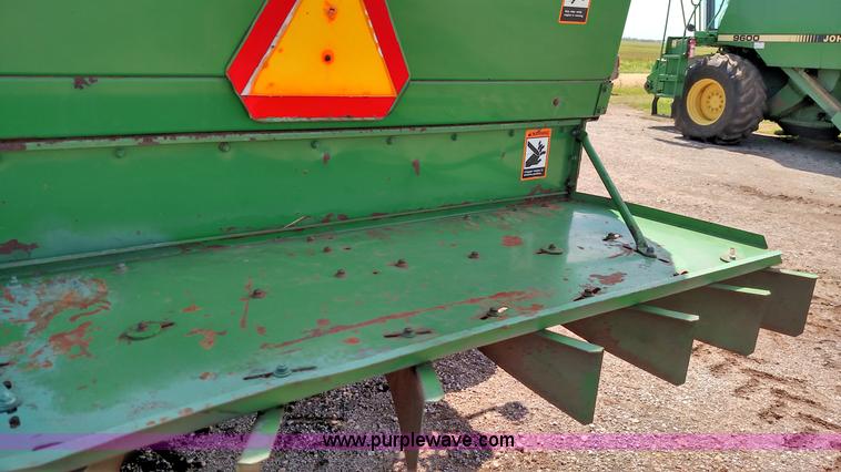 image for item F7809 1996 John Deere 9600 RWA combine