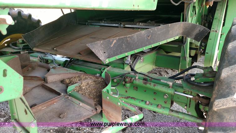 image for item F7809 1996 John Deere 9600 RWA combine