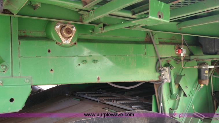 image for item F7809 1996 John Deere 9600 RWA combine