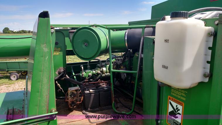 image for item F7809 1996 John Deere 9600 RWA combine