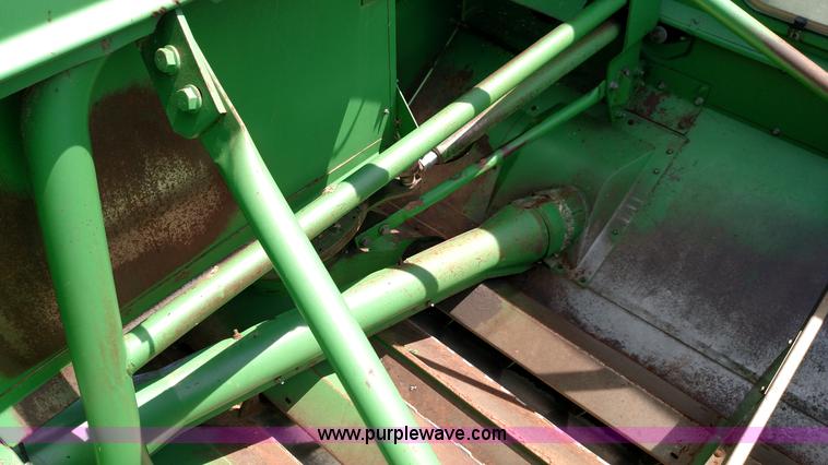 image for item F7809 1996 John Deere 9600 RWA combine