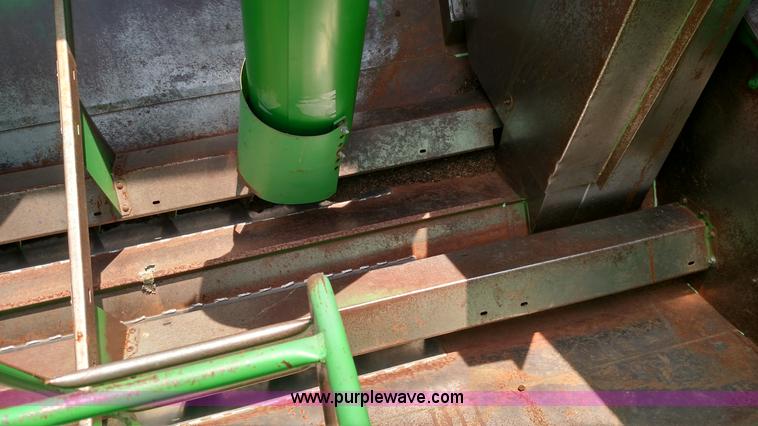 image for item F7809 1996 John Deere 9600 RWA combine