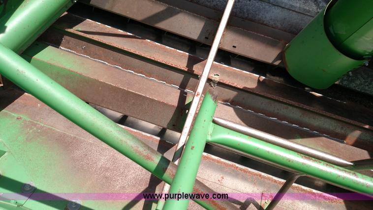 image for item F7809 1996 John Deere 9600 RWA combine