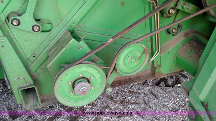 image for item F7809 1996 John Deere 9600 RWA combine