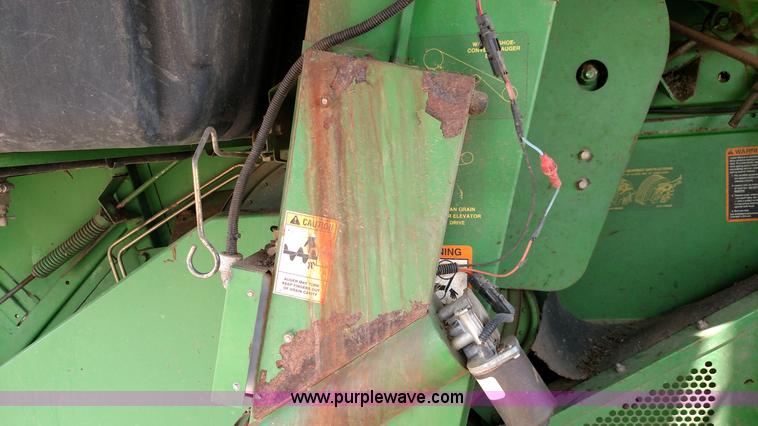 image for item F7809 1996 John Deere 9600 RWA combine