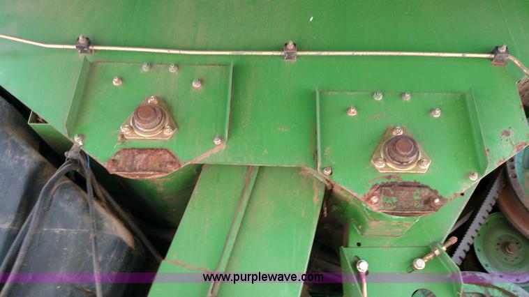 image for item F7809 1996 John Deere 9600 RWA combine