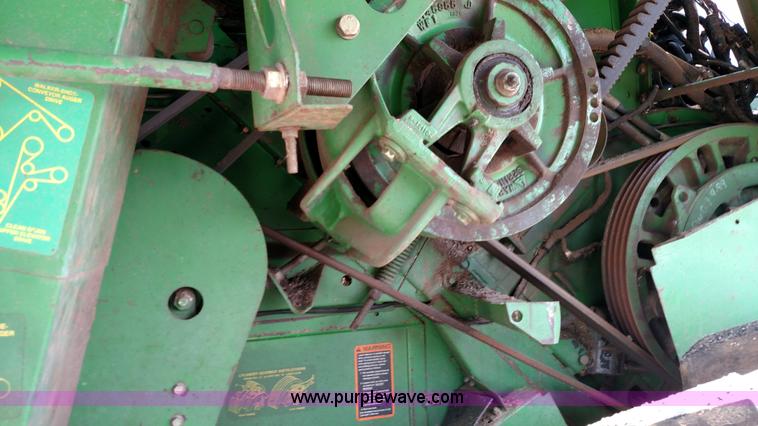 image for item F7809 1996 John Deere 9600 RWA combine