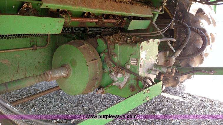 image for item F7809 1996 John Deere 9600 RWA combine