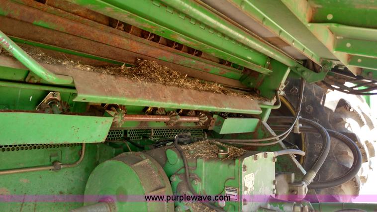 image for item F7809 1996 John Deere 9600 RWA combine