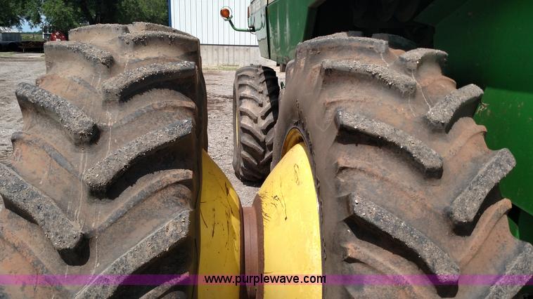 image for item F7809 1996 John Deere 9600 RWA combine