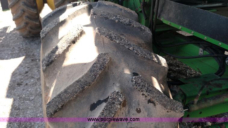 image for item F7809 1996 John Deere 9600 RWA combine