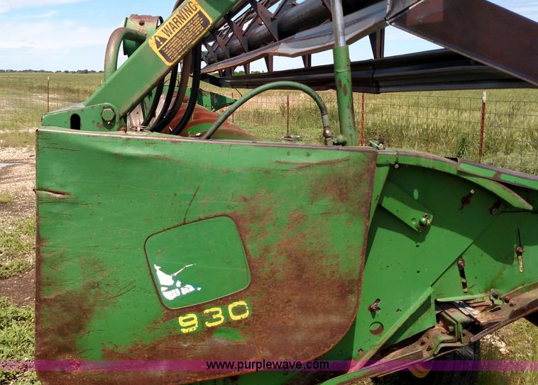 image for item F7810 1993 John Deere 930 rigid head