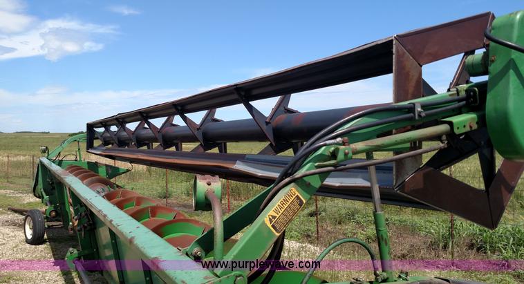 image for item F7810 1993 John Deere 930 rigid head