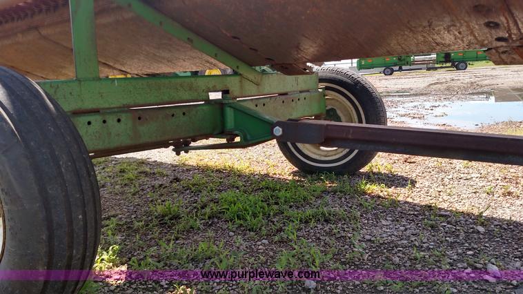 image for item F7810 1993 John Deere 930 rigid head