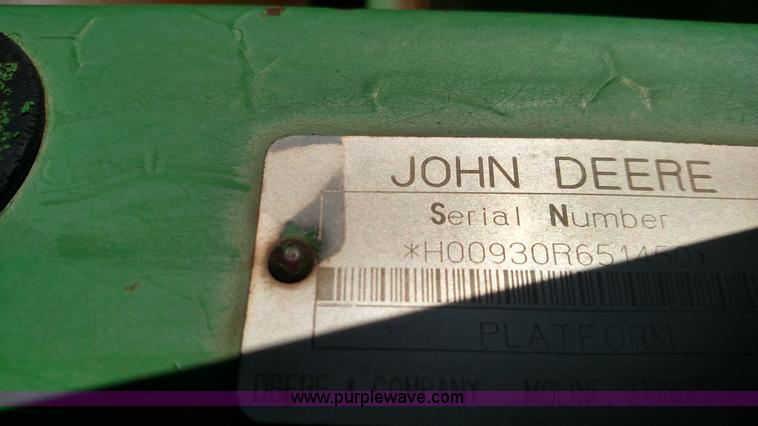 image for item F7810 1993 John Deere 930 rigid head