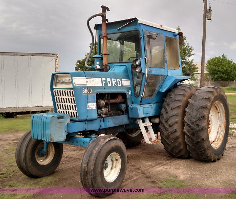 image for item F7823 Ford 8600 tractor