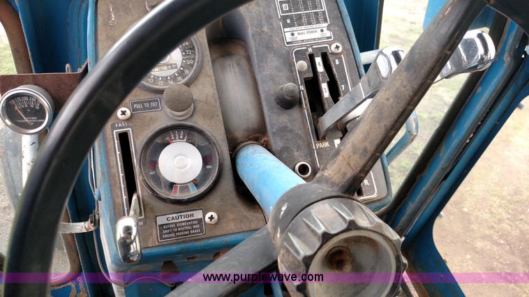 image for item F7823 Ford 8600 tractor