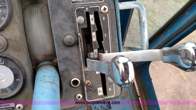 image for item F7823 Ford 8600 tractor