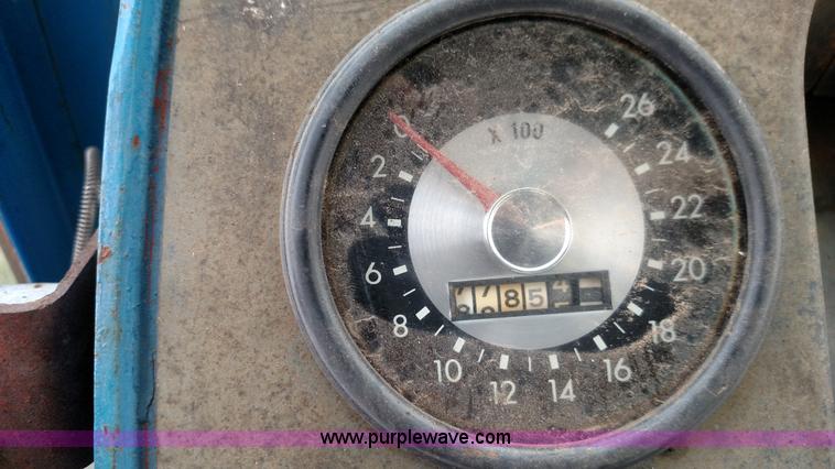 image for item F7823 Ford 8600 tractor