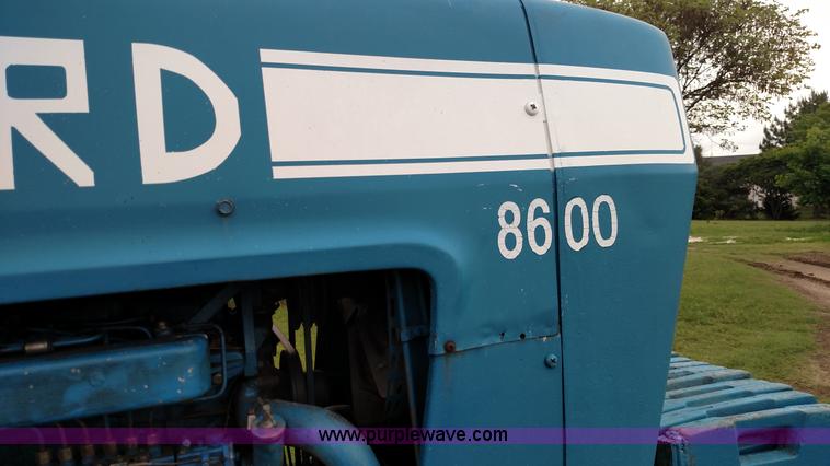 image for item F7823 Ford 8600 tractor