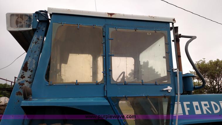 image for item F7823 Ford 8600 tractor