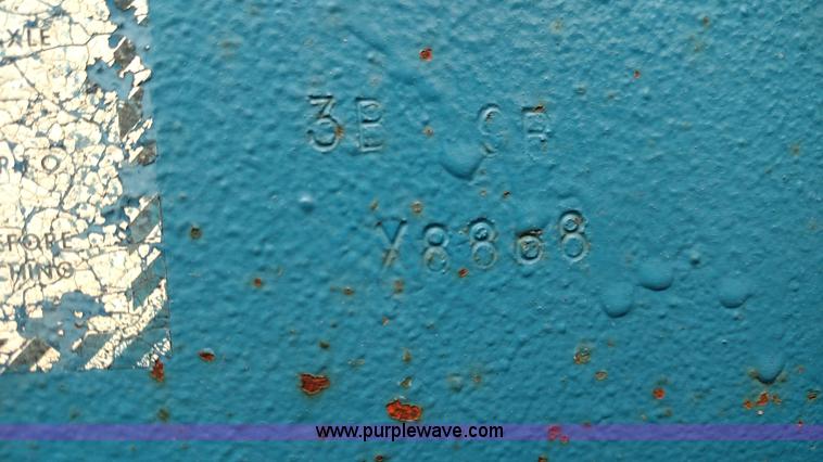 image for item F7823 Ford 8600 tractor