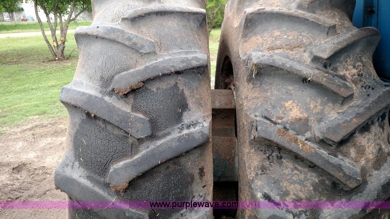 image for item F7823 Ford 8600 tractor