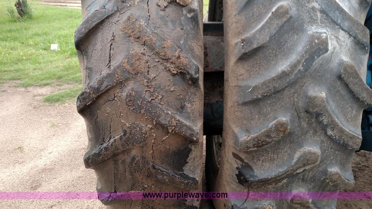 image for item F7823 Ford 8600 tractor