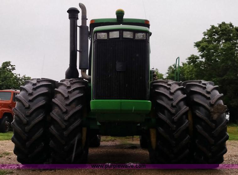 image for item F7833 1998 John Deere 9200 4WD tractor