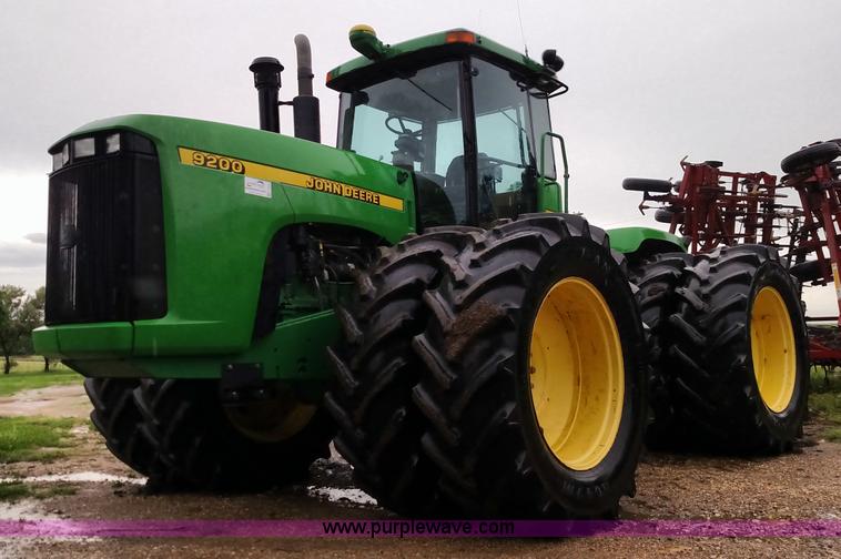 image for item F7833 1998 John Deere 9200 4WD tractor