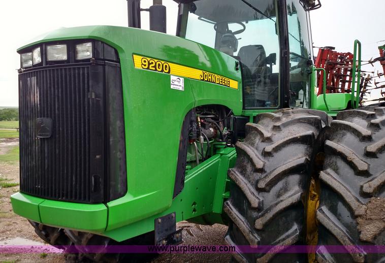 image for item F7833 1998 John Deere 9200 4WD tractor