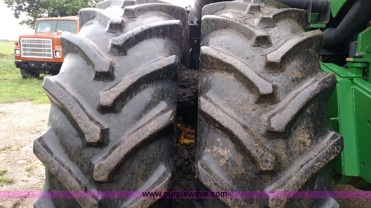 image for item F7833 1998 John Deere 9200 4WD tractor