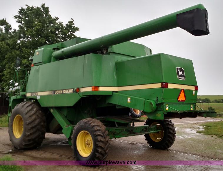 image for item F7834 1994 John Deere 9600 combine