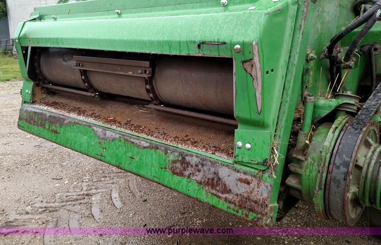 image for item F7834 1994 John Deere 9600 combine