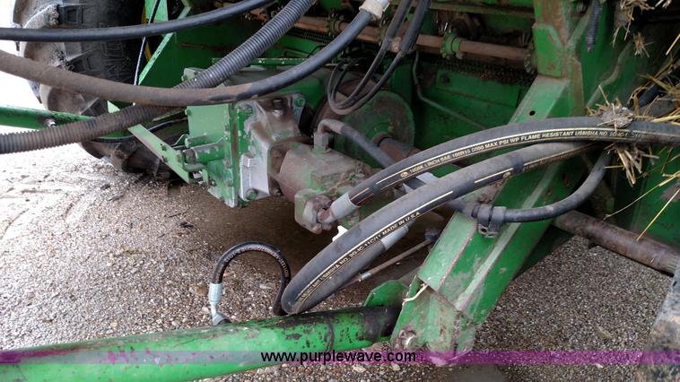 image for item F7834 1994 John Deere 9600 combine