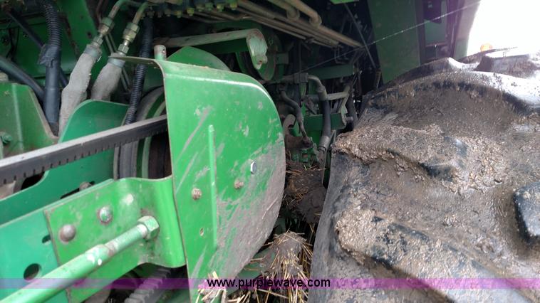 image for item F7834 1994 John Deere 9600 combine