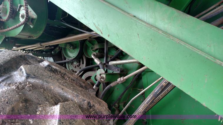image for item F7834 1994 John Deere 9600 combine