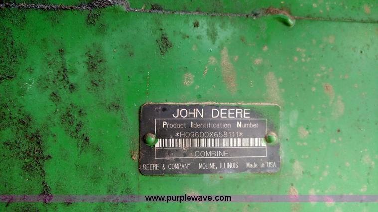 image for item F7834 1994 John Deere 9600 combine