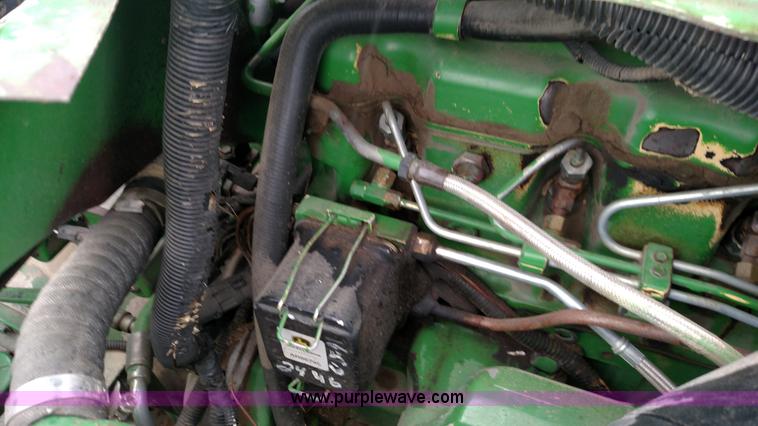 image for item F7834 1994 John Deere 9600 combine