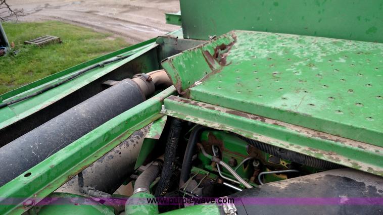 image for item F7834 1994 John Deere 9600 combine
